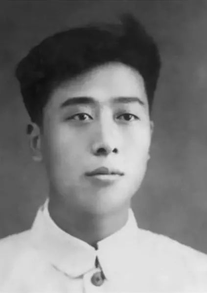 吴祖太 是红旗渠工程股副股长 负责工程设计1960年3月28日傍晚 刚下