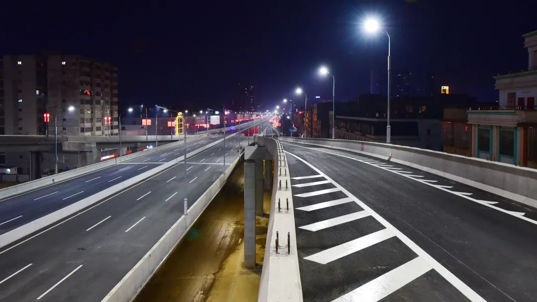 康庄大道绕荷城幸福连心民生路广西贵港高架环路顺利通车