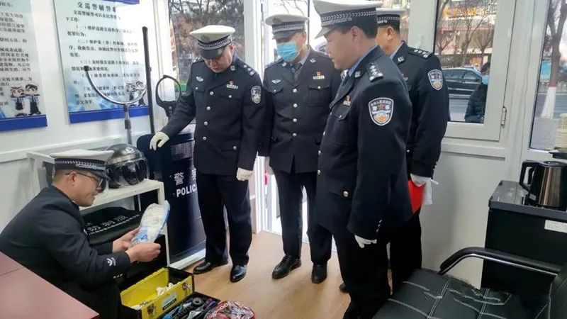 随后,交警分局党委书记,局长李全德代表分局党委致辞,并在致辞中要求