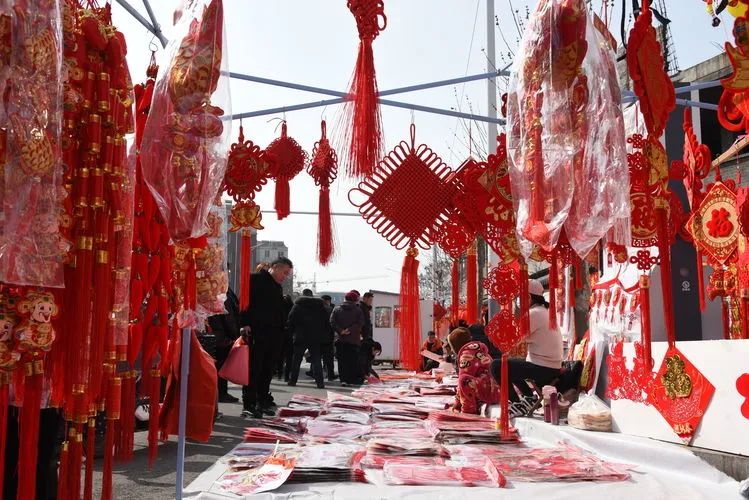 赶大集办年货!红红火火过大年