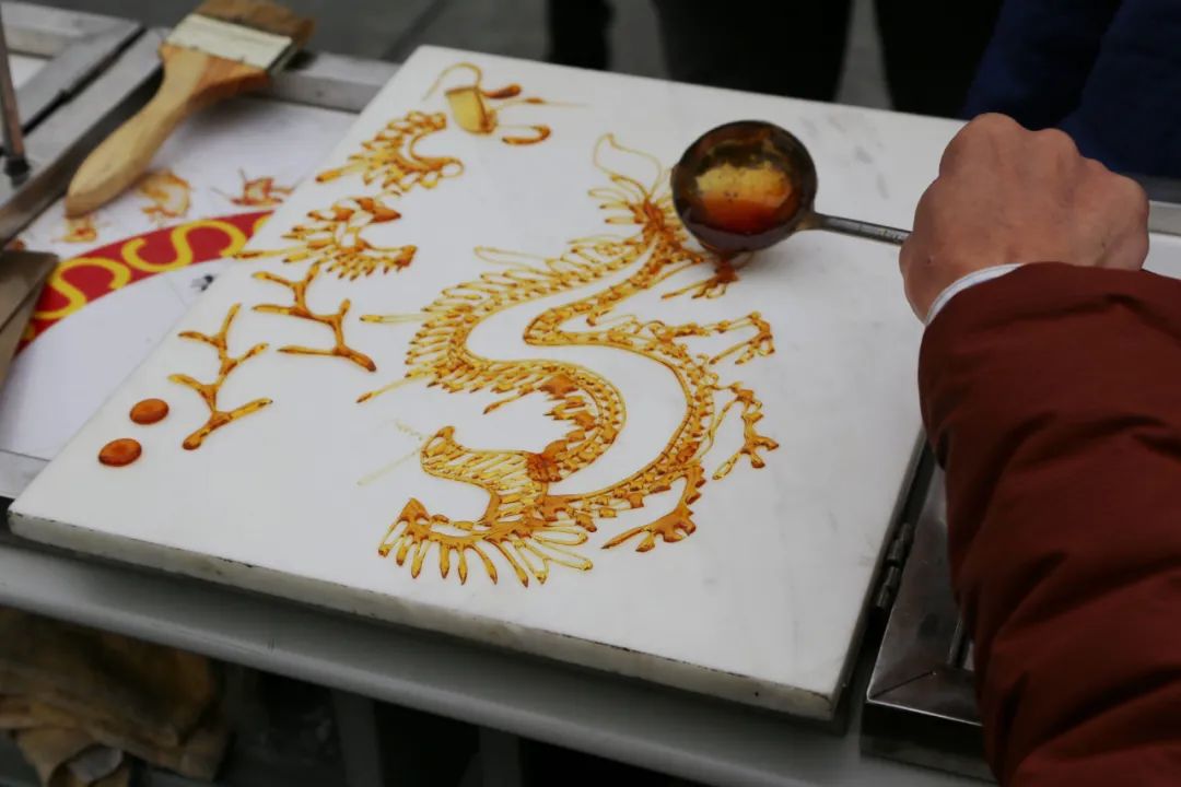 2019年11月,成都糖画列入国家级非物质文化遗产代表性项目保护单位