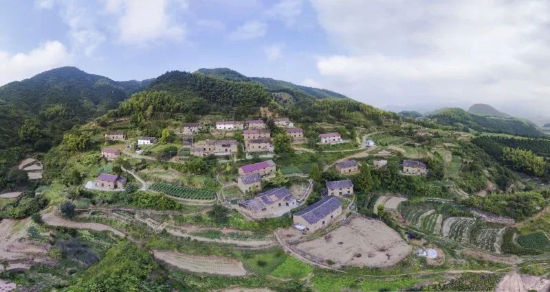 近日 杭州市文化广电旅游局 连续公布了2批浙江省3a级景区村庄名单