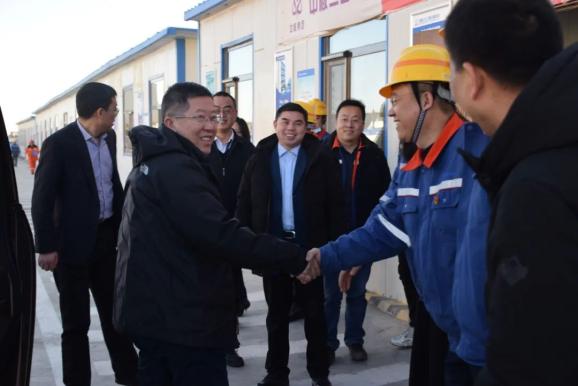 暖心| 张仕兵到四0四项目管理部看望慰问一线员工