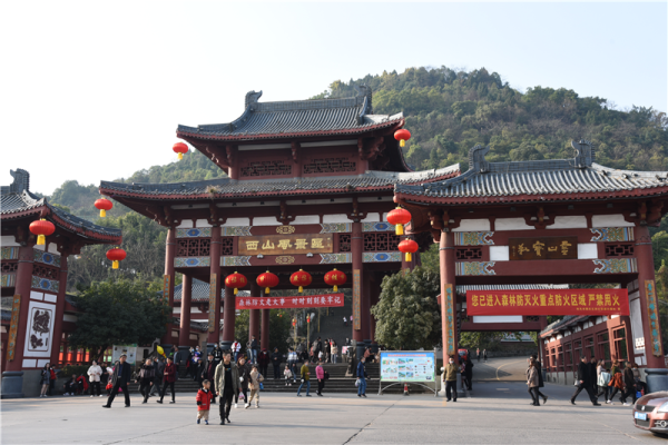 四川南充:春节旅游市场人气火爆成绩耀眼