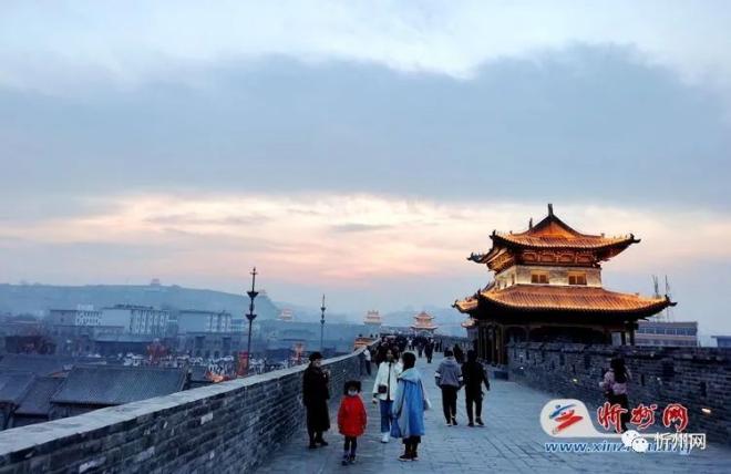 忻州古城城墙骑行新亮点低碳环保中国年