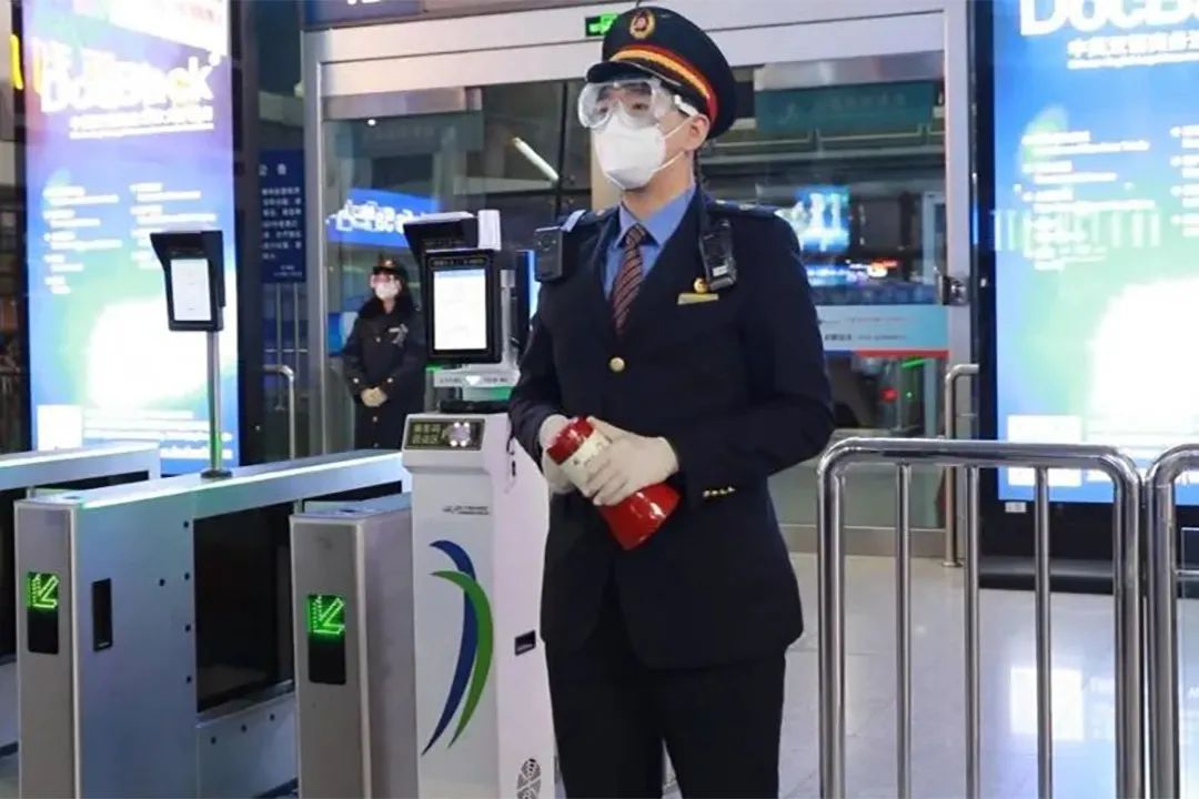 24小时不"打烊"的火车站,到底是怎样的?