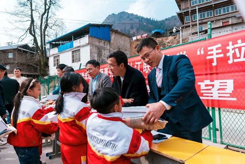 吴启刚乐于公益回馈社会