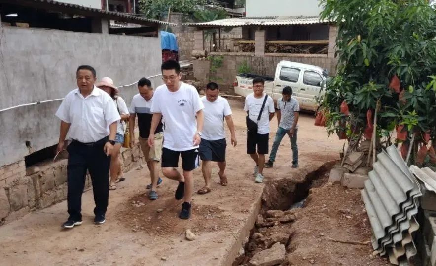 沪上城管蓝变身扶贫拓荒牛上海市城管执法系统部分援滇干部奋战扶贫