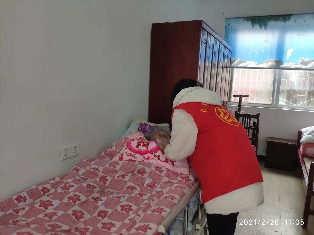 【乡镇动态】黄墩镇妇联开展"情暖元宵节,爱在敬老院"志愿服务活动
