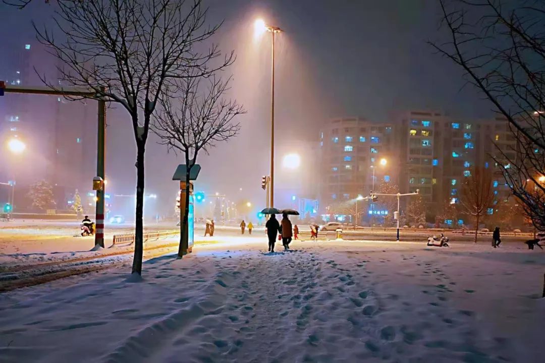 春天来了冬天还会远吗山西多地鹅毛大雪纷飞