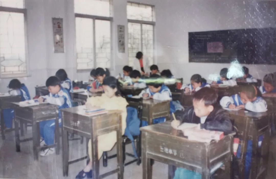 90年代三水农场小学教室