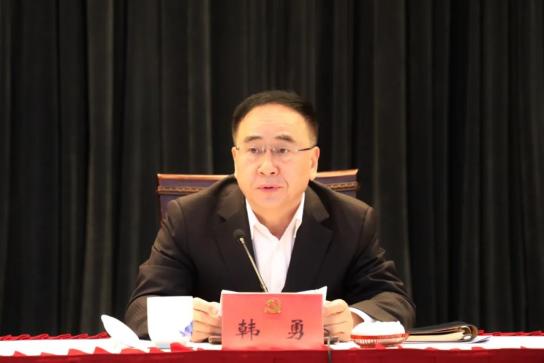 以刀刃向内的决心和勇气,扎实开展好这项工作
