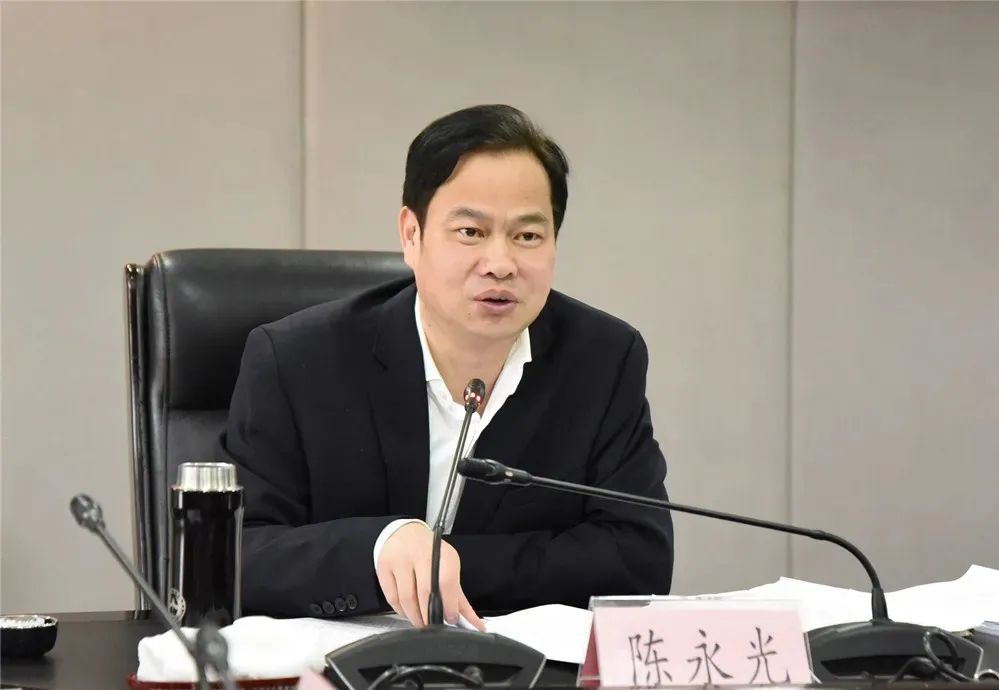 会上,县委常委,统战部部长叶信迪就2020年的工作开展情况及2021年工作