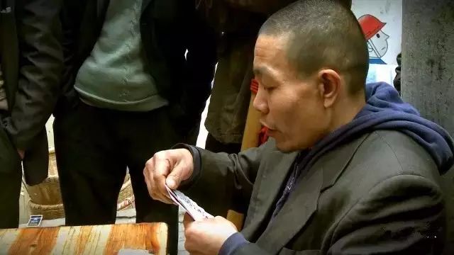 最后的棒棒主角老黄去世这座城市永远有你
