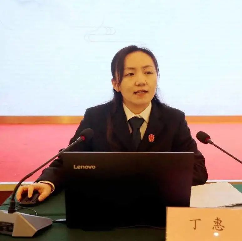 《盐阜大众报》报道:我们心中"她"最美——盐城法院优秀女法官群像
