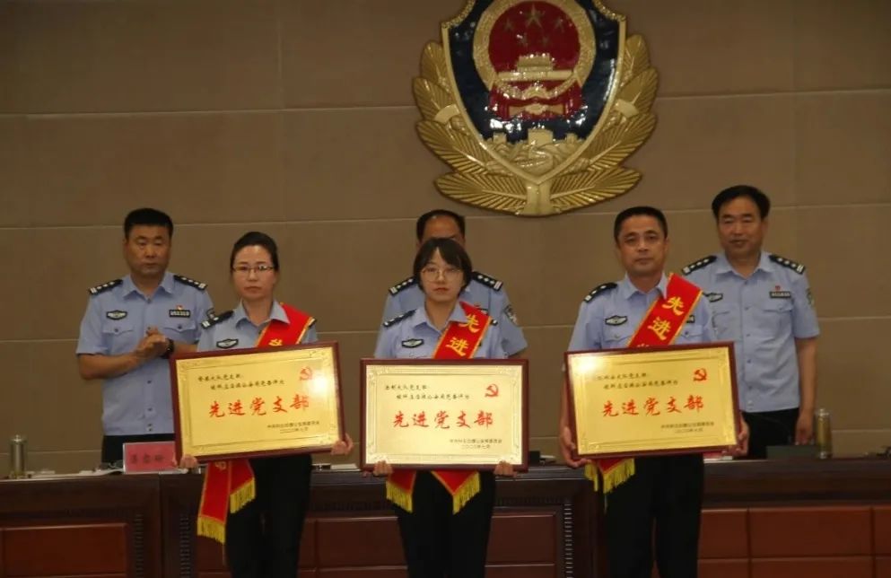 “质检员”张园:年审核行政案件2300余起(最新发布)