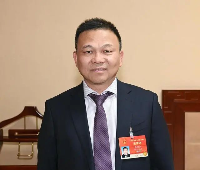 全国人大代表郑坚江:建议政府上移部分产品采购权限|两会 · "管院
