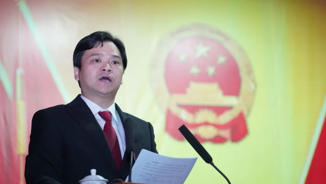 周龙同志满票当选衡山县人民法院院长