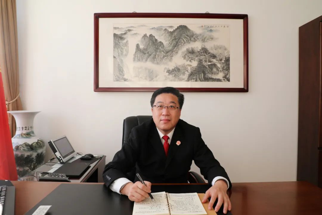 牟平区人民法院党组书记,院长 杨波