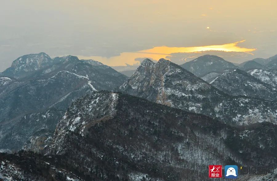 品晚霞夕照,瞰黄河金带观泰山日出,赏云海玉盘登临五岳之首,祈福国泰