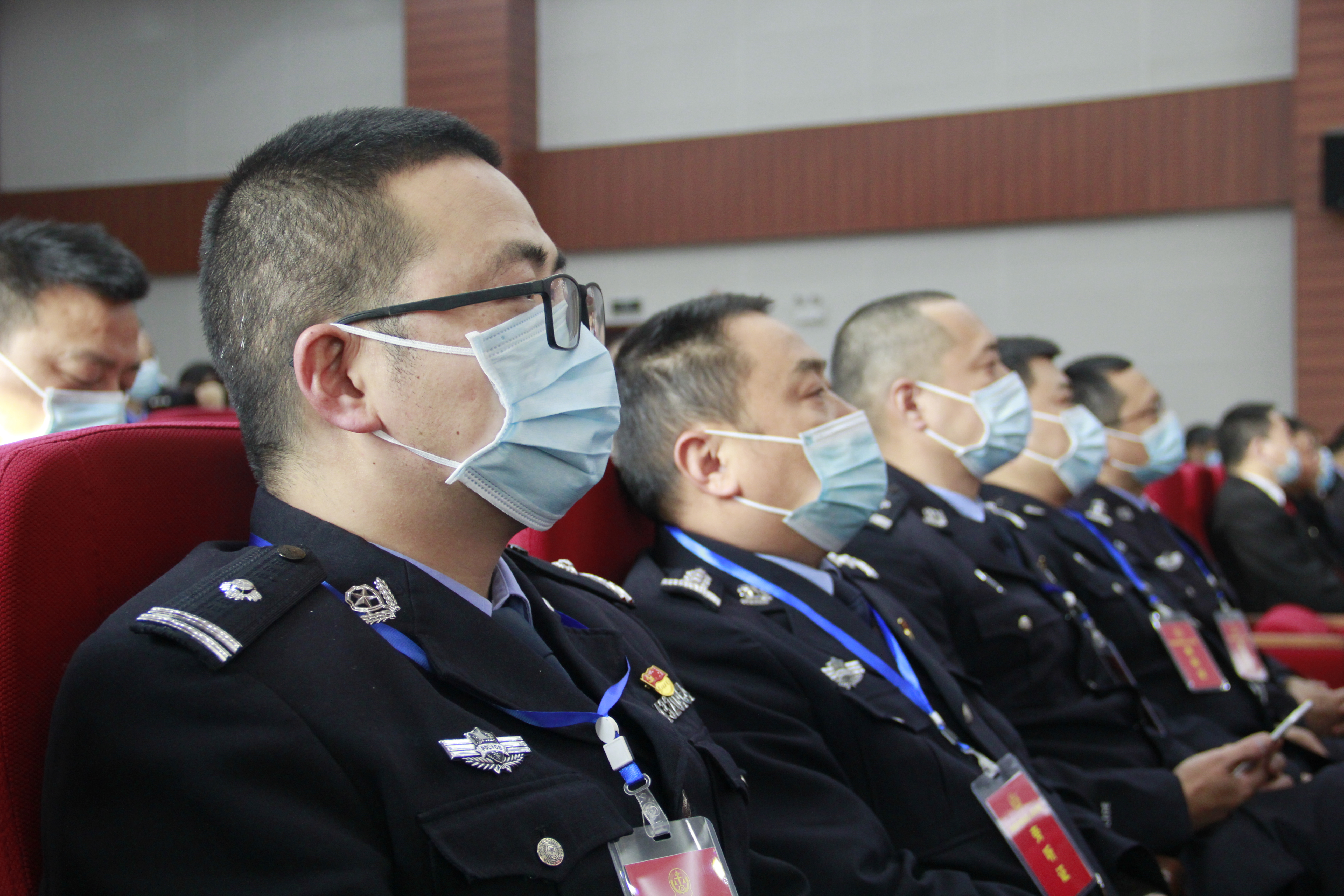 德山监狱: 今天,我们把警示教育课堂搬到庭审现场!