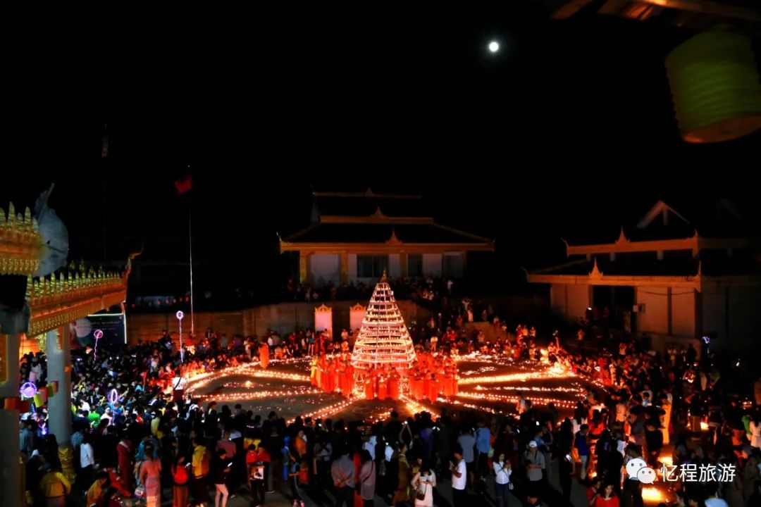 千灯节祈求平安,来年五谷丰登▲千灯节祈求平安,来年五谷丰登▲千