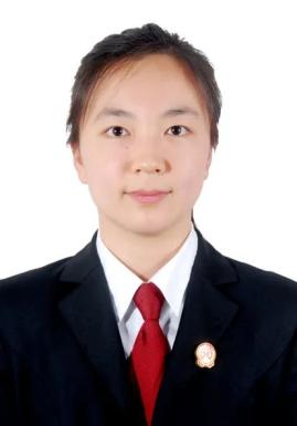 刘明翘,女,1989年2月出生,法学硕士学位,任前为区法院三级法官助理