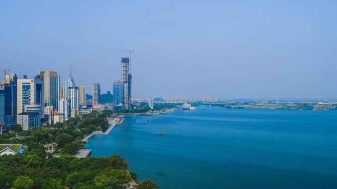 江苏这座“跑起来”的城市,如何为人才打造“有温度”的三块“地”?(最新发布)