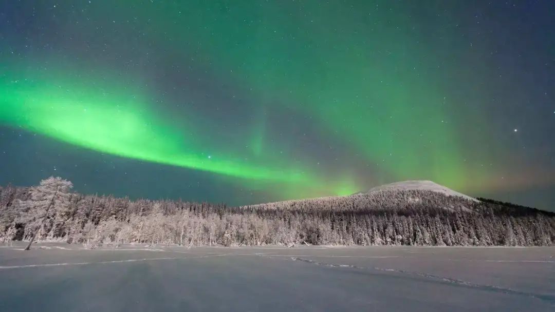 想要看极光不一定要去芬兰,漠河的北极村也可以.