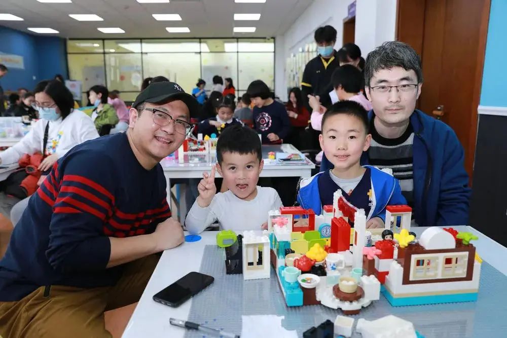 学龄前玩出大能力乐高03集团首次创意拼搭社区亲子活动落地徐汇