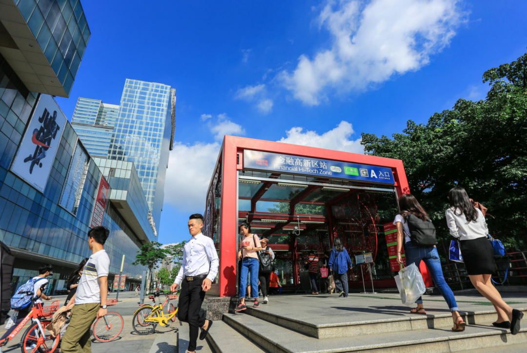 地铁金融高新区站。摄/方智恒