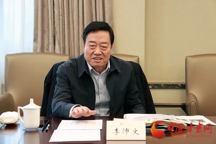 省政协原副主席,省延研会会长李沛文主持会议并讲话2日上午,甘肃省