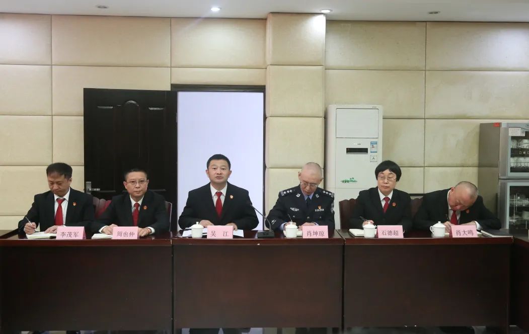 【教育整顿进行时】纳溪区区长袁维荣调研督导区法院