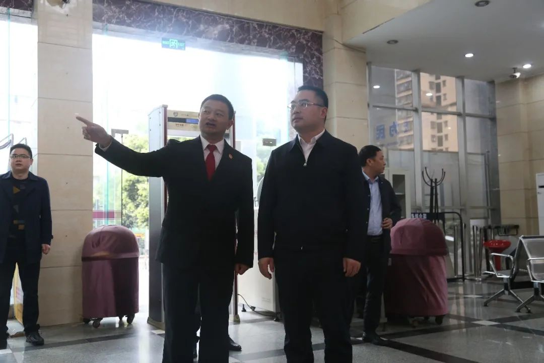 【教育整顿进行时】纳溪区区长袁维荣调研督导区法院