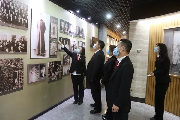 哈铁中院青年干警参观哈尔滨党史纪念馆