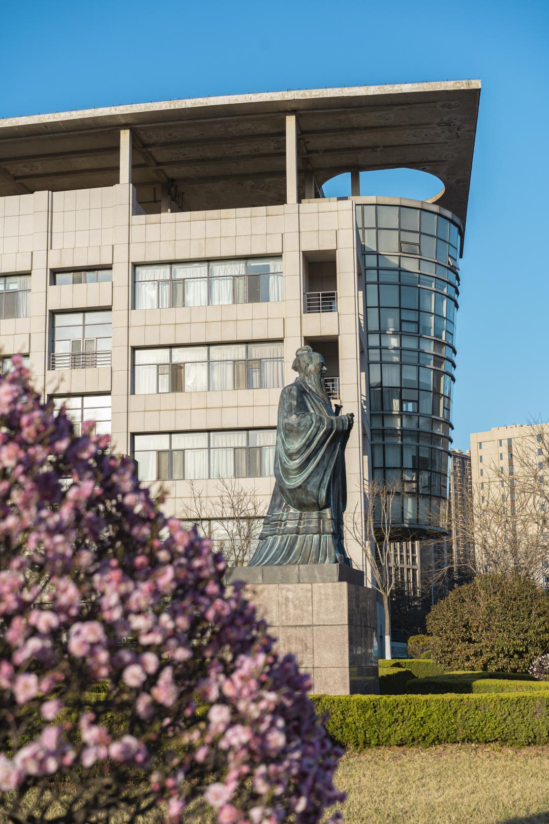 青岛科技大学