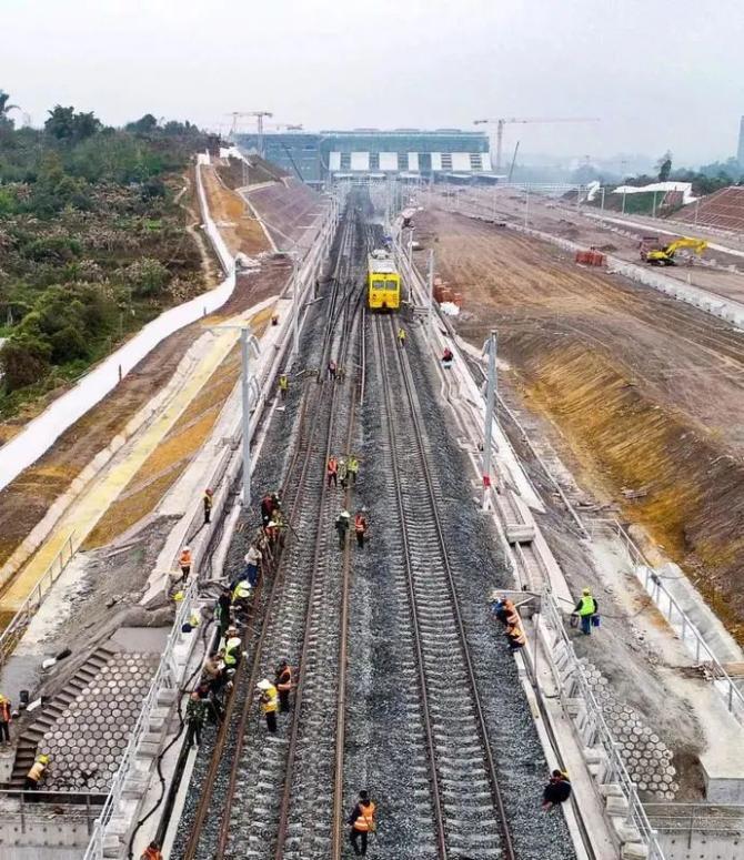 绵泸高铁由两条城际铁路组成,即绵遂内城际铁路(正在做前期工作)和川