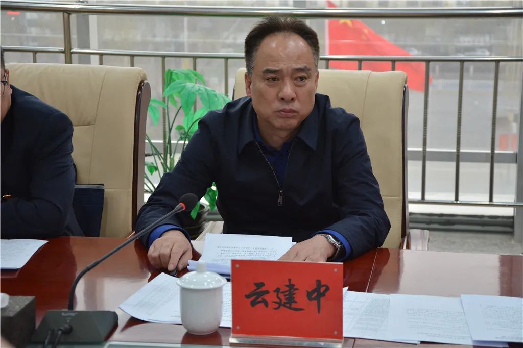 旗委常委,政法委书记云鹏,旗政府副旗长云建中陪同检查.