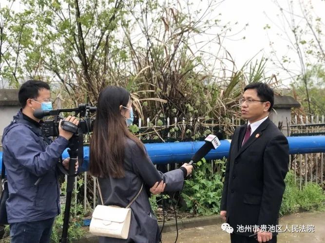 池州电视台见证执行 采访执行庭副庭长张明宏