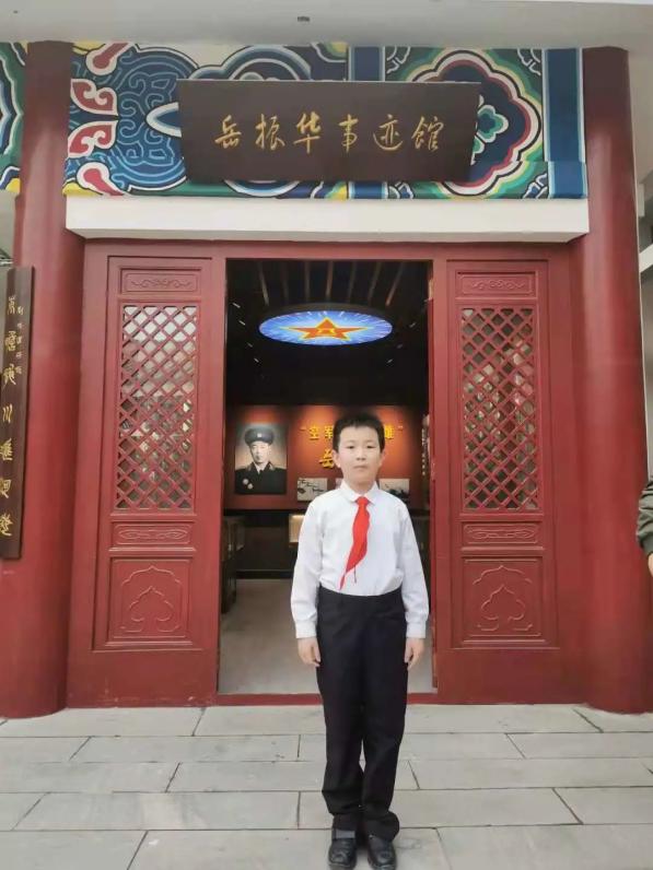 【党史教育】听05后少年讲述望都籍空军战斗英雄岳振华的故事