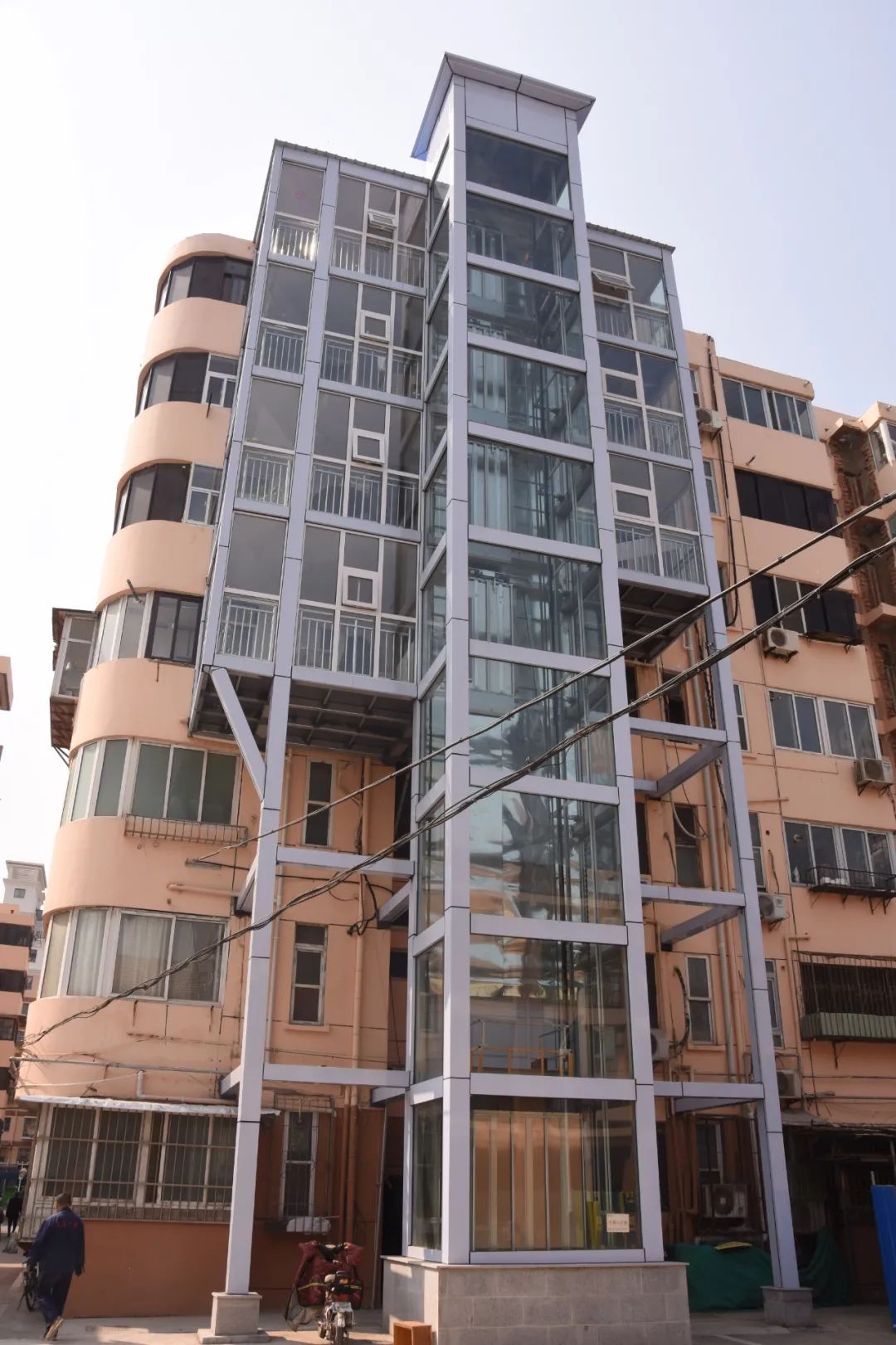 还带来了额外的"阳光房" 徐州老小区里第一个增设平层入户电梯的楼 4