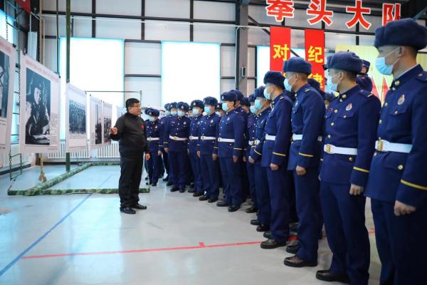 4月12日,黑河市森林消防支队邀请到了雷锋精神传承人—谭卫兵老师