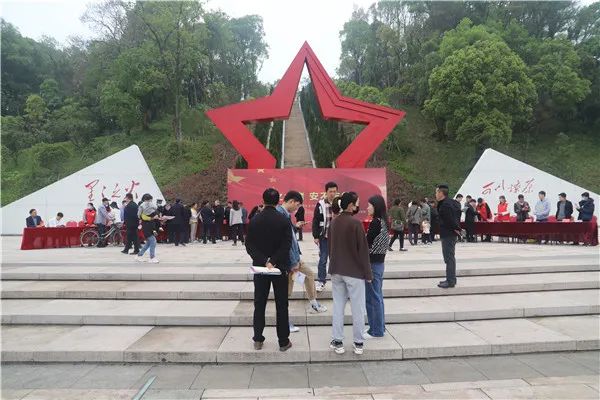 教育整顿进行时我为群众办实事十一德安法院参加国家安全教育日普法