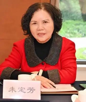 名誉会长:朱定芳名誉会长:杨玉英常务副会长:赵雯湘副会长(凤桥片区)