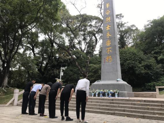 学史进行时南海救助局各级党组织广泛开展缅怀先烈颂党恩建功碧海当