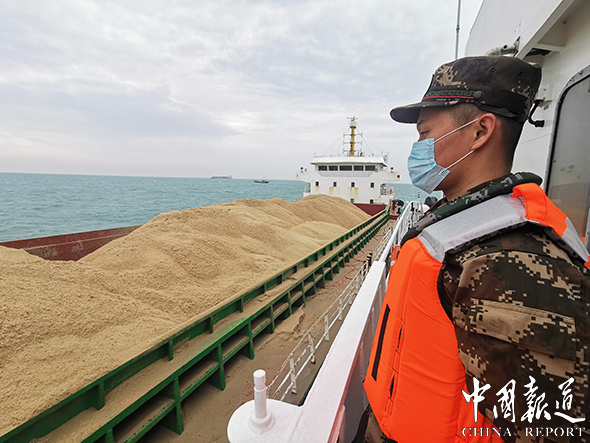 中视时讯 当日18时许,福建莆田海警局根据掌握线索,派遣巡逻执法舰艇