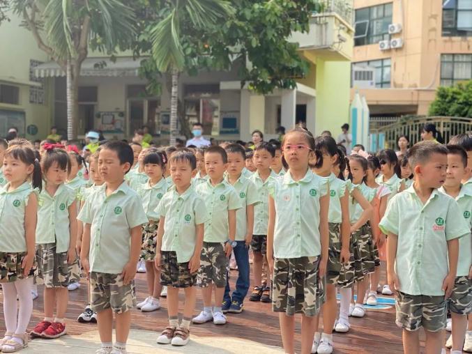 全国家庭亲子阅读基地海南省军区幼儿园开展童心向党红色故事代代传