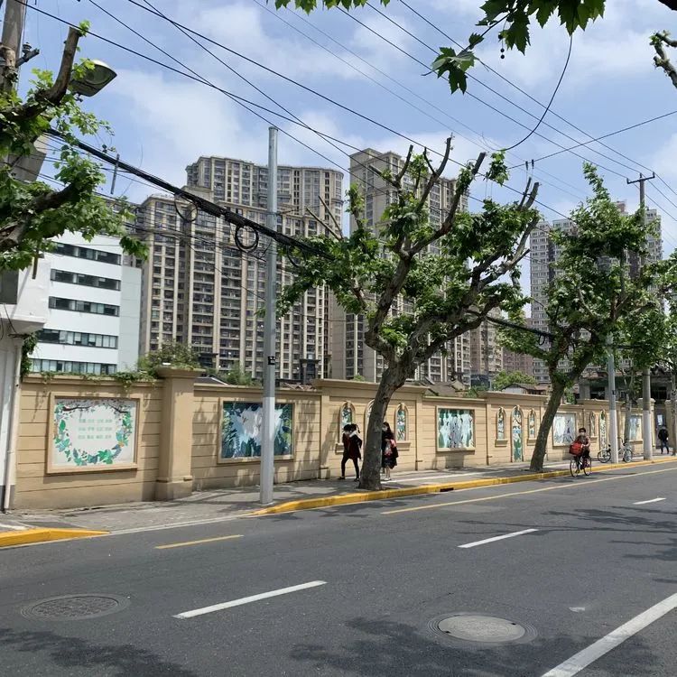 昌平路康定路街景