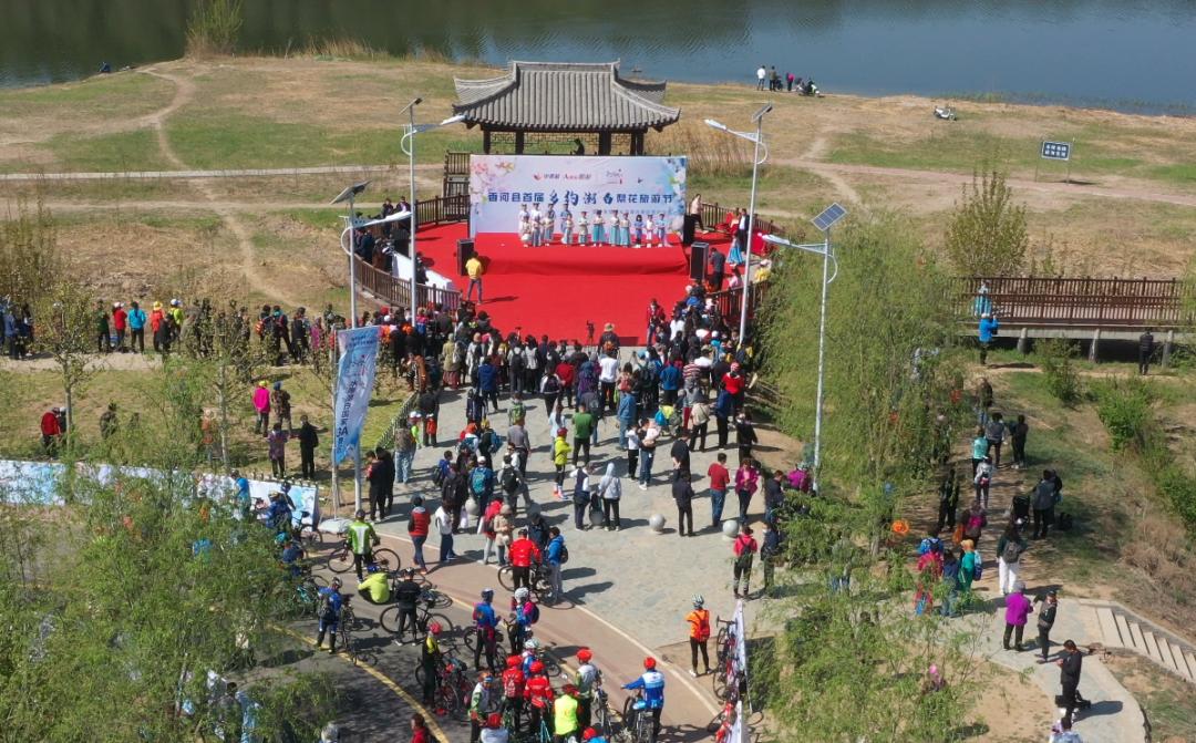 香河县首届乡约潮白梨花旅游节暨中青旅与水岸潮白景区签约仪式举行