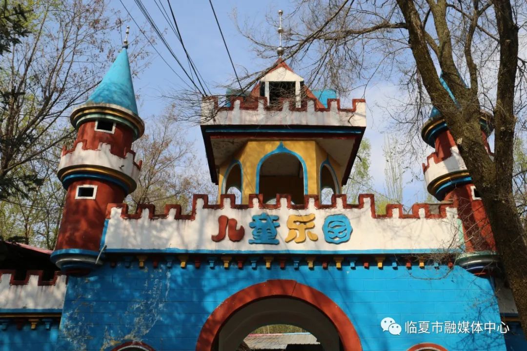 枹罕山庄梨花节来啦千株梨花惊艳盛放就在明天
